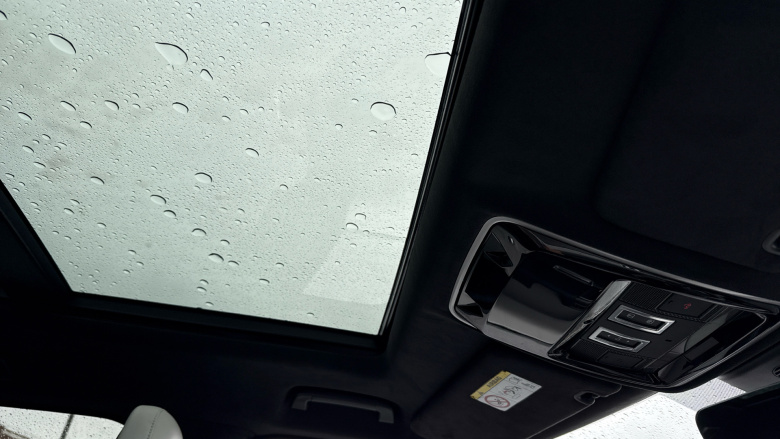 Land Rover Range Rover Sport 5.0 P575 S/C SVR Carbon Edition 5dr Auto Petrol Estate